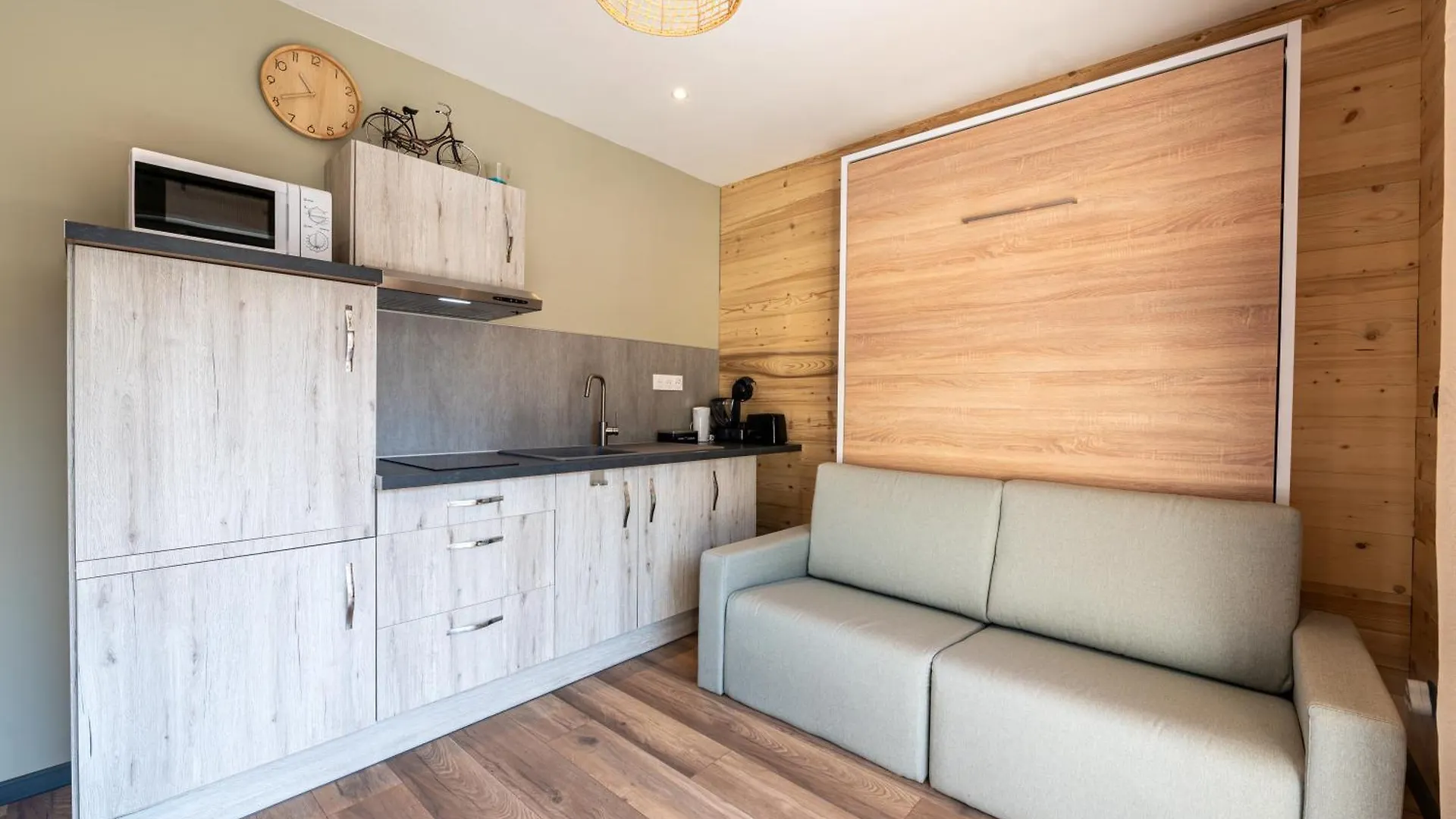 L' Edelweiss Apartment Saint-Etienne-de-Cuines 0*,  France